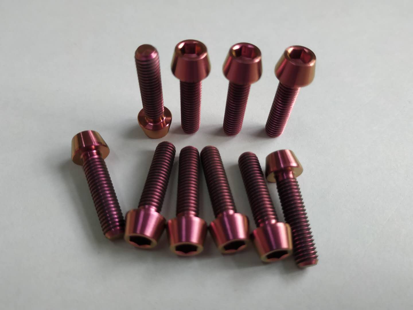 red titanium alloy screw red titanium alloy screw